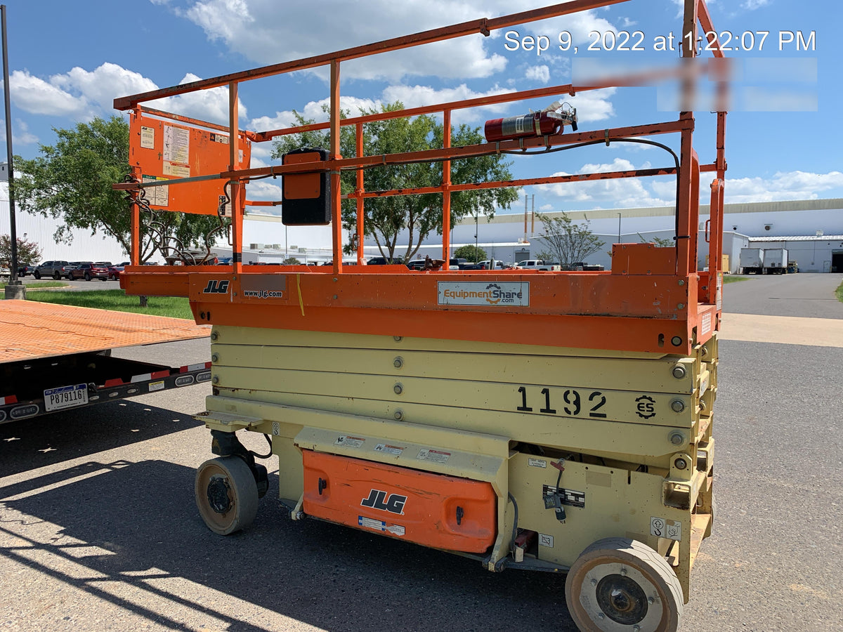 2016 JLG 3246ES