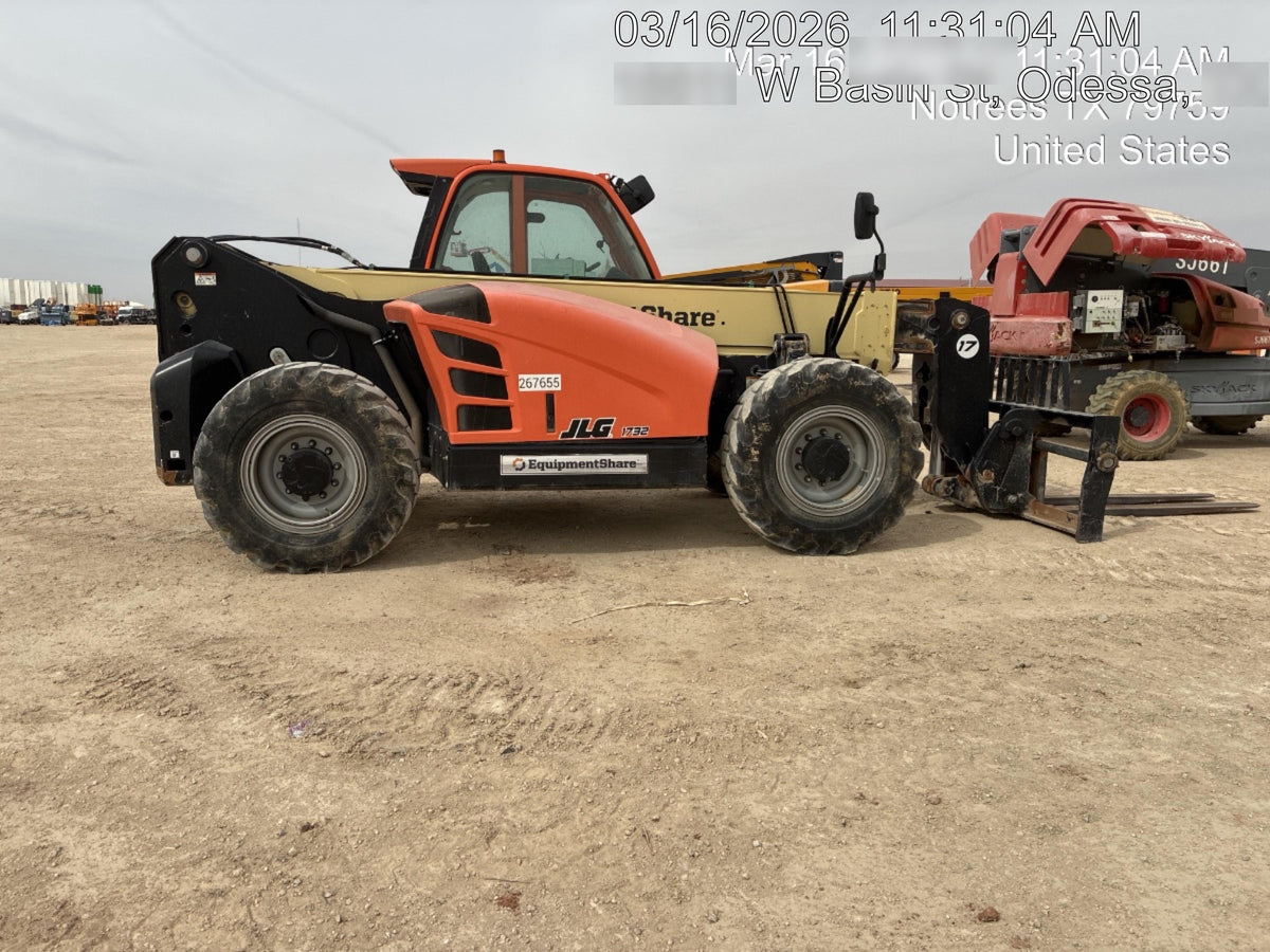 2022 JLG 1732
