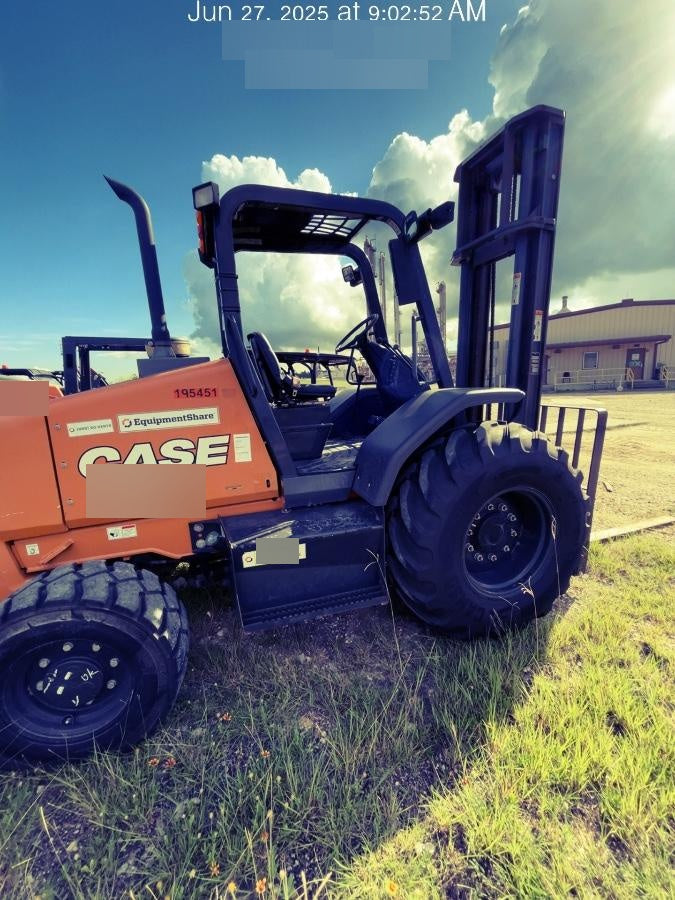 2021 CASE 586H
