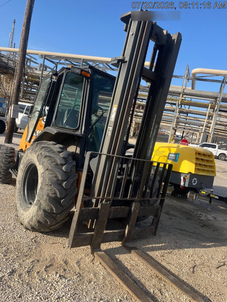 2021 CASE 588H