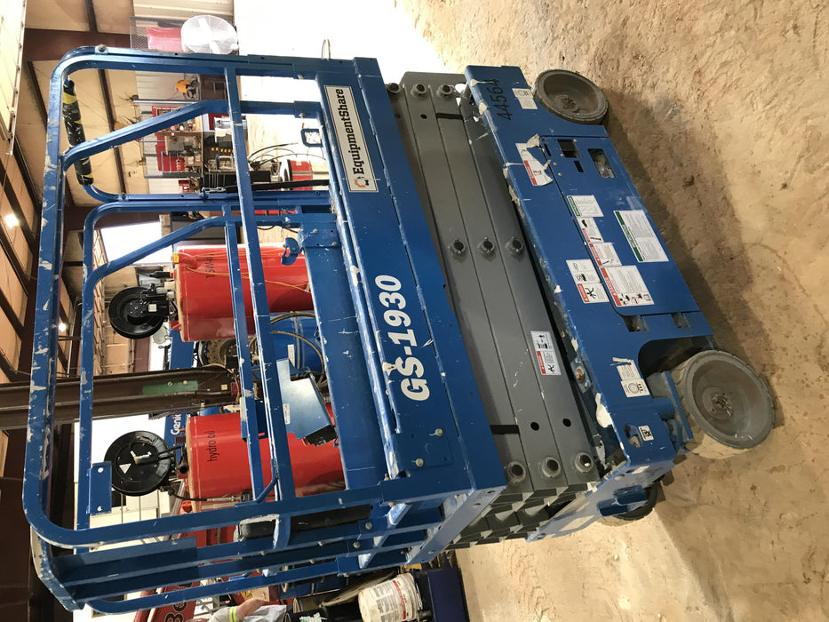 2019 Genie GS-1930 Fixed rails with chain Entry