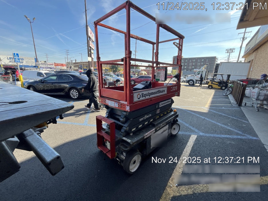 2020 Skyjack SJIII-3219 Solid NM Tires, Half height spring hinged entry gate, Dual Beacons, 800W Inverter