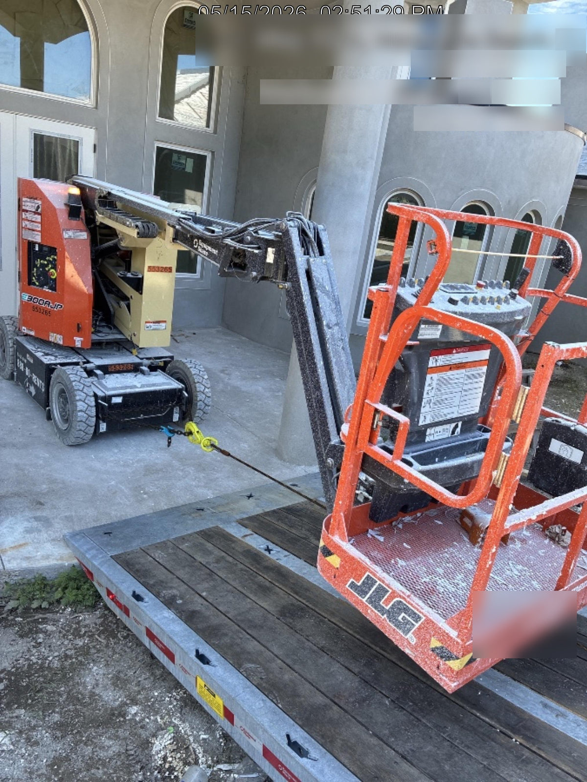 2025 JLG E300AJP