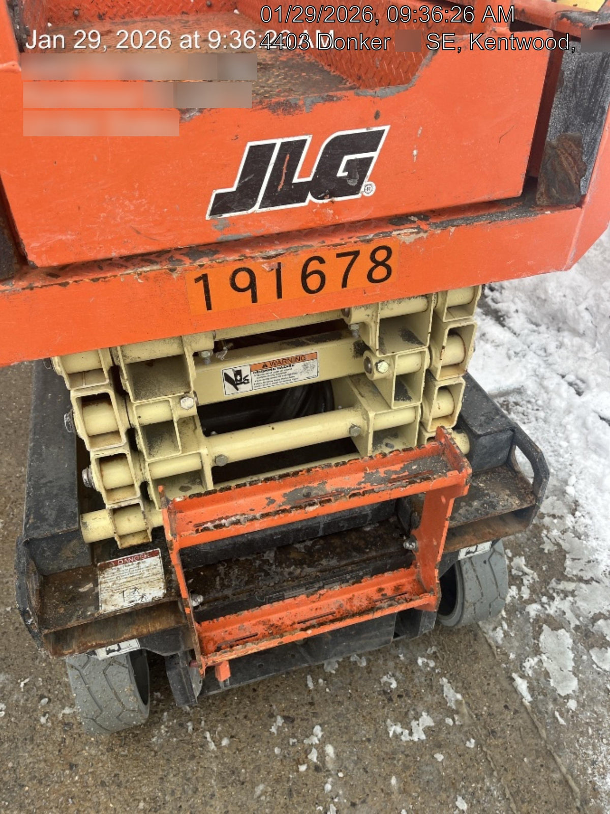 2021 JLG ES1932