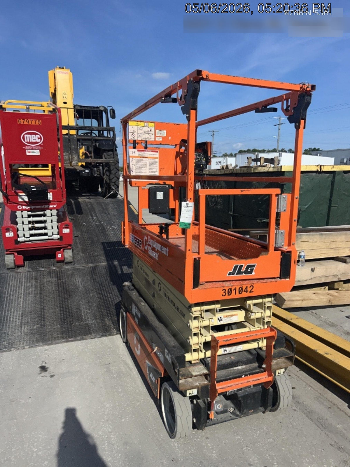 2023 JLG ES1932