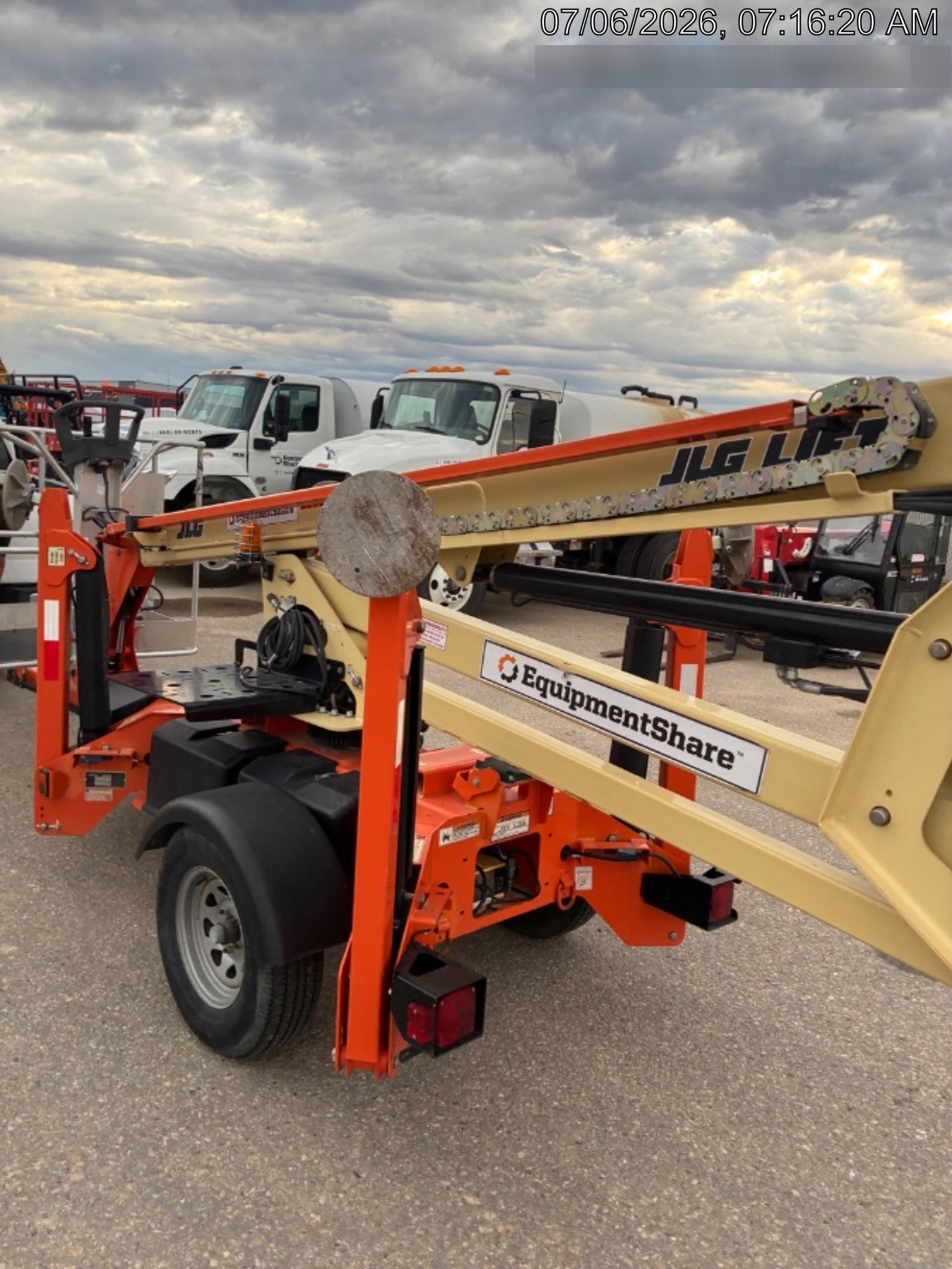 2022 JLG T350