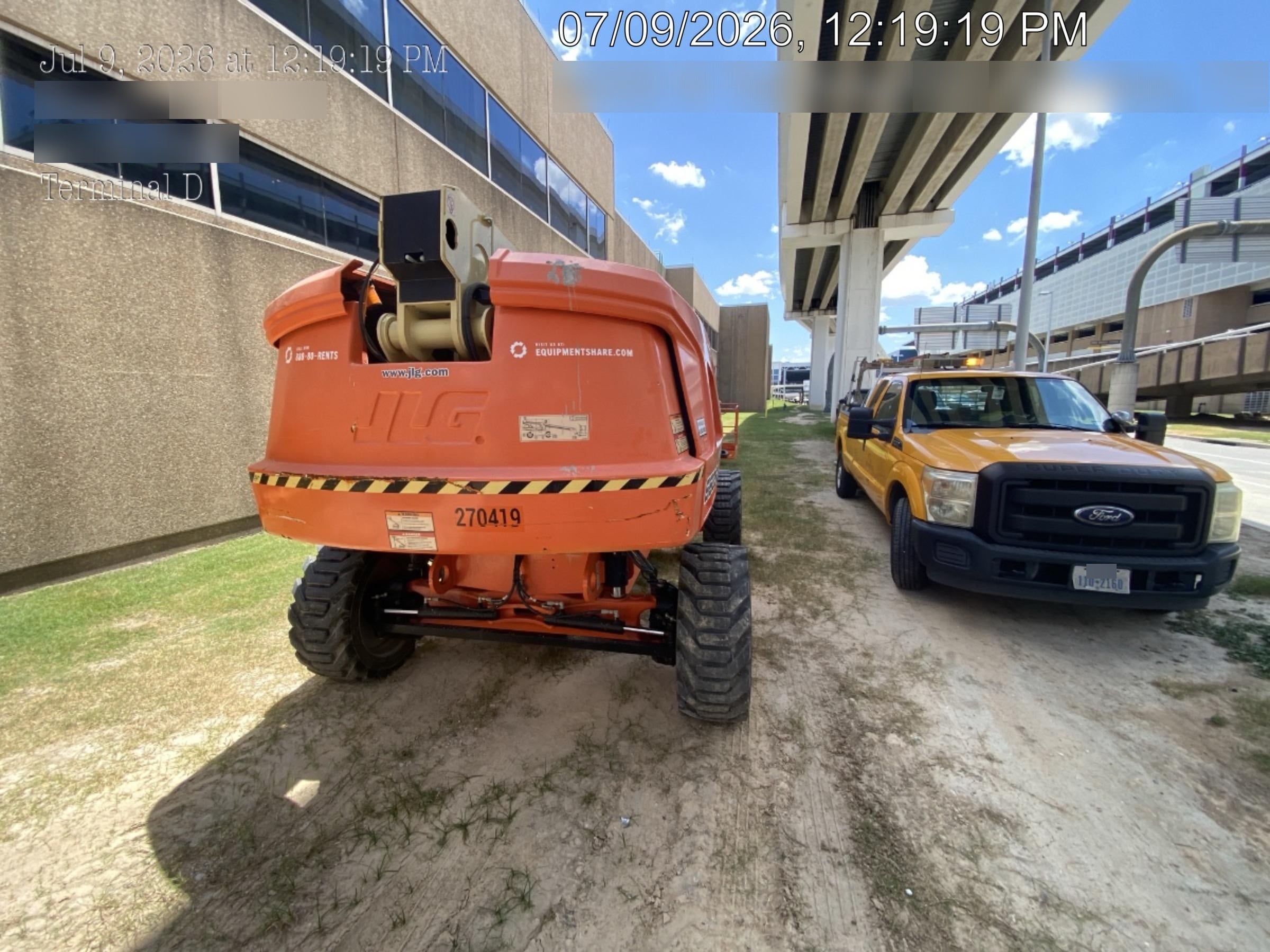 2022 JLG 660SJ