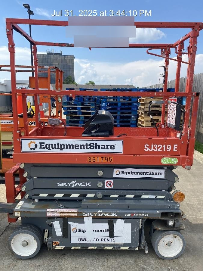 2023 SKYJACK SJ3219