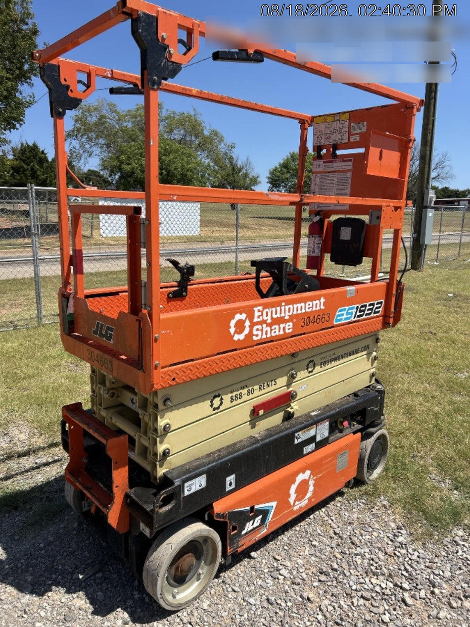 2023 JLG ES1932