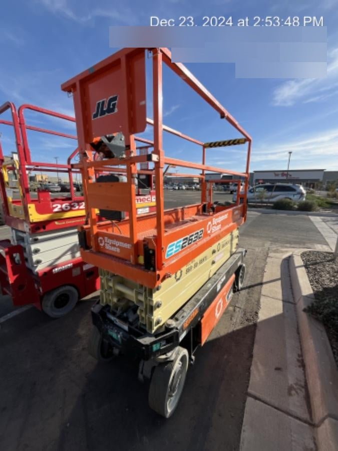 2022 JLG ES2632