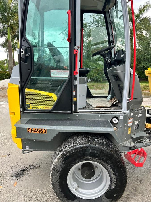 2025 WACKER NEUSON DW311 Cab Turf Tires