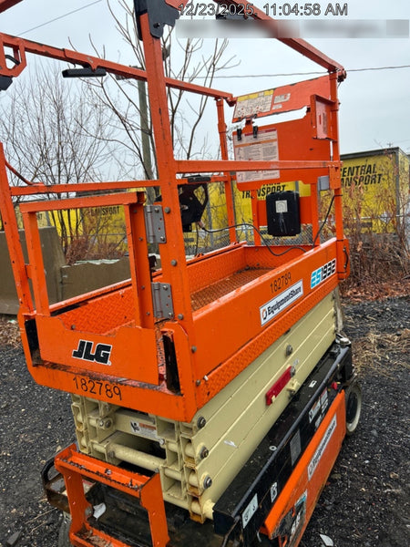 2021 JLG ES1932