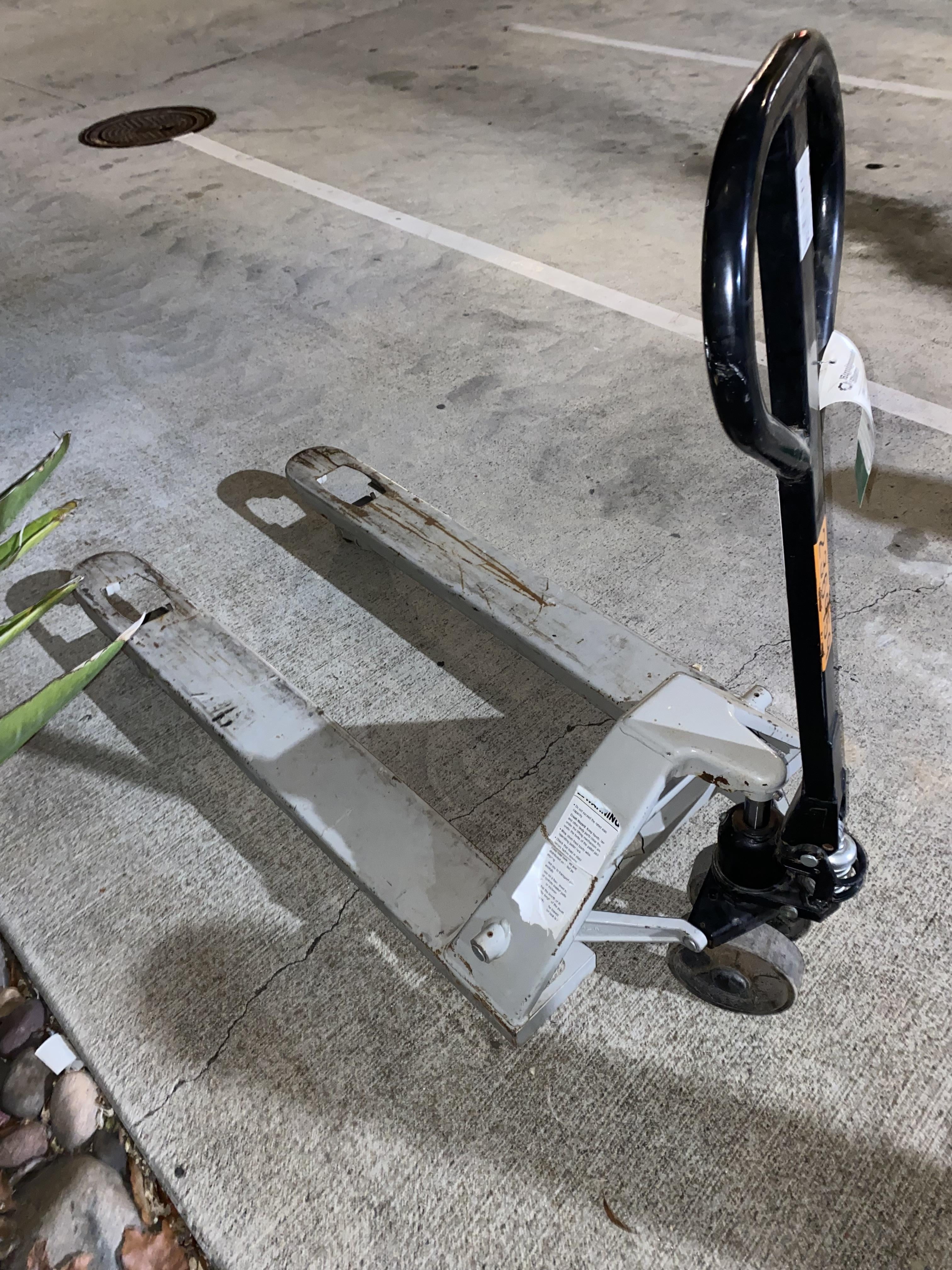 2022 STRONGWAY 4400 lb Pallet Jack