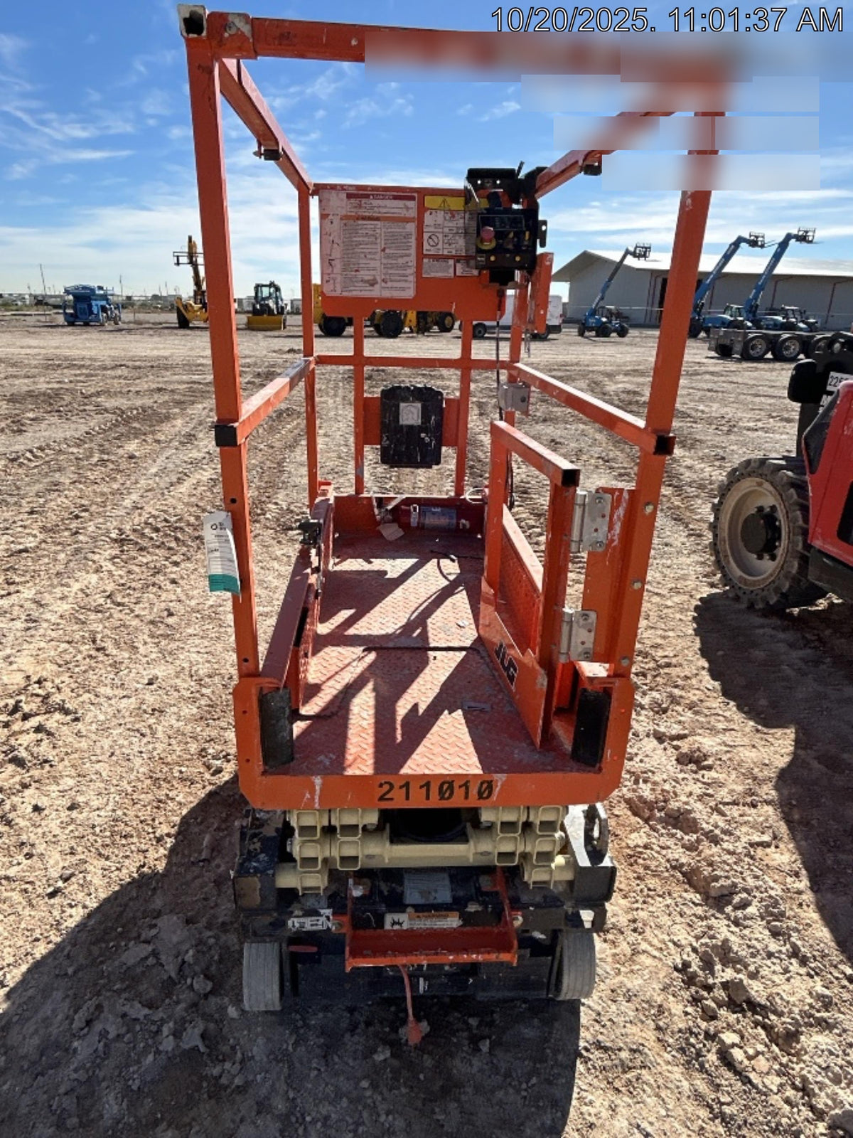 2022 JLG ES1330L