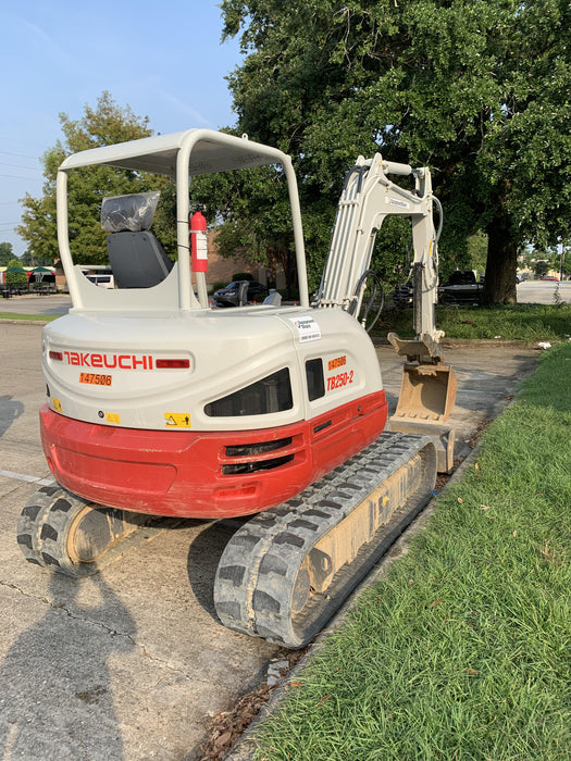 2021 TAKEUCHI TB250-2