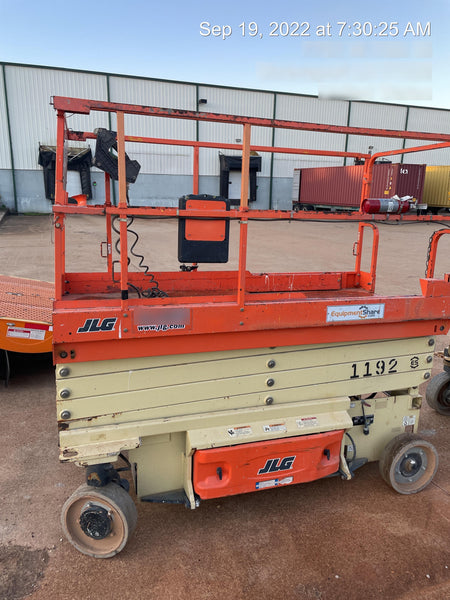 2016 JLG 3246ES