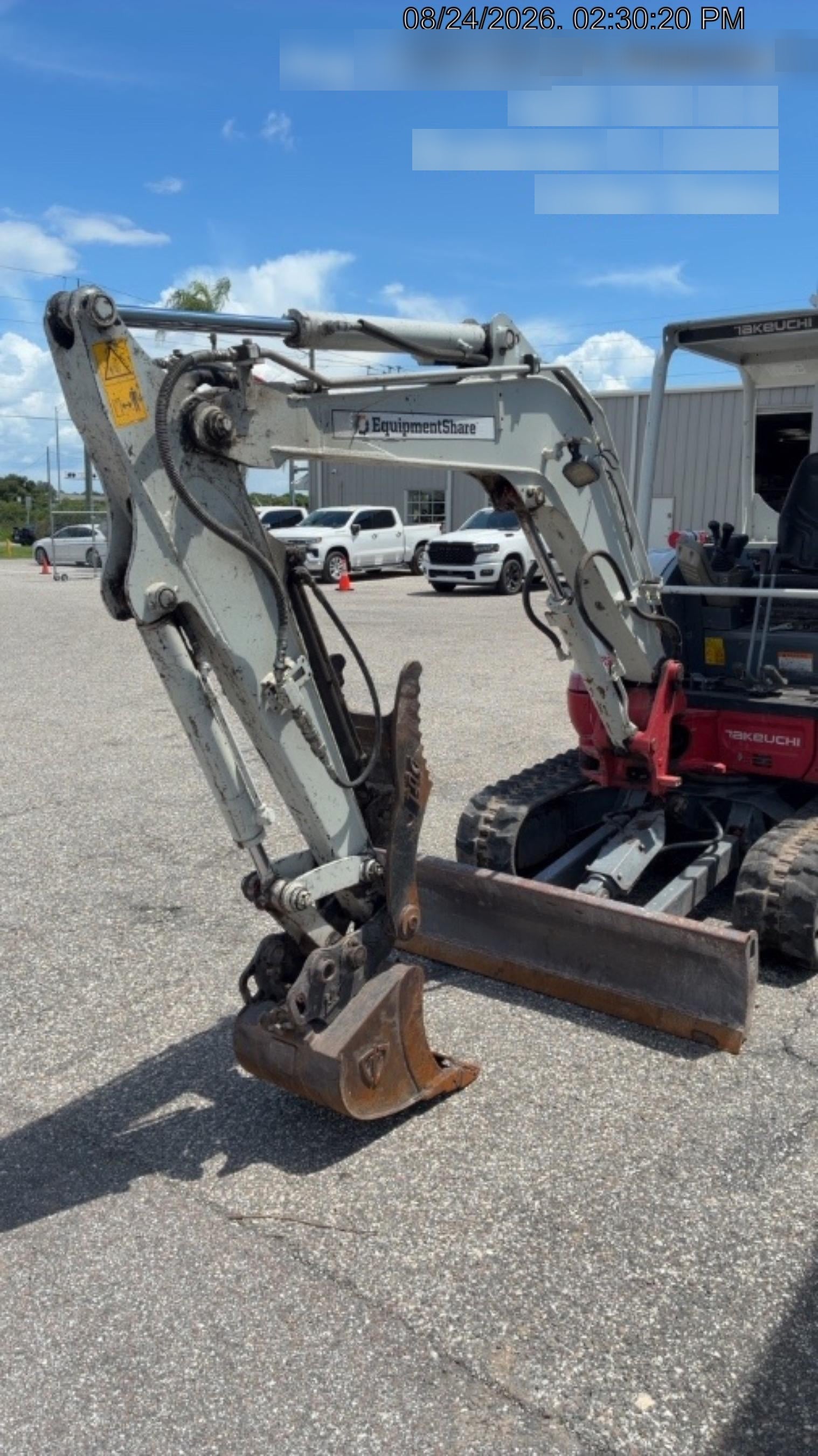 2022 TAKEUCHI TB235-2R