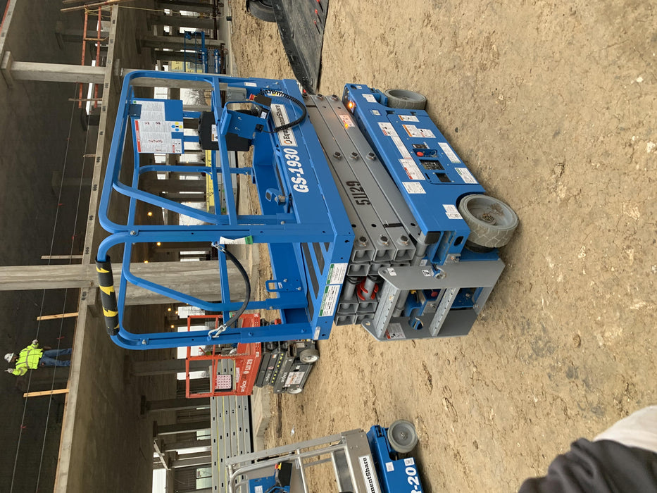 2019 Genie GS-1930 Fixed Rails with Chain Entry