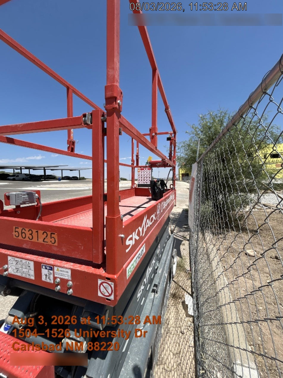 2021 JLG ES1932