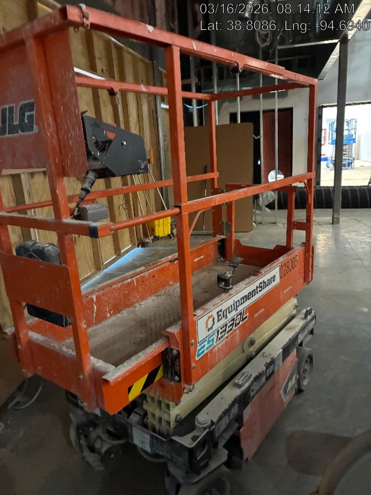 2022 JLG ES1330L