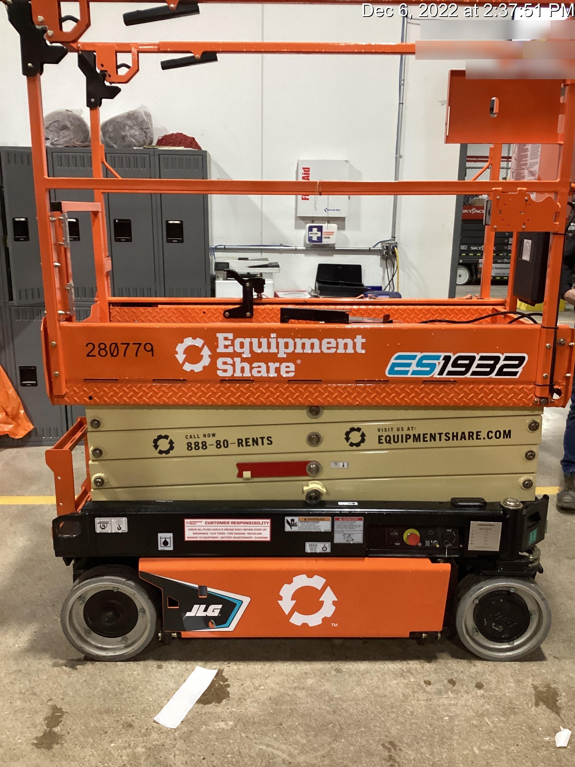 2022 JLG ES1932