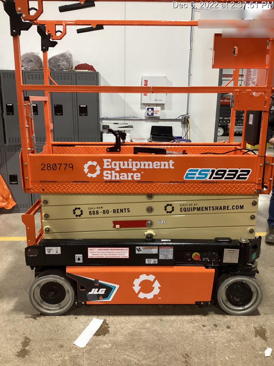 2022 JLG ES1932