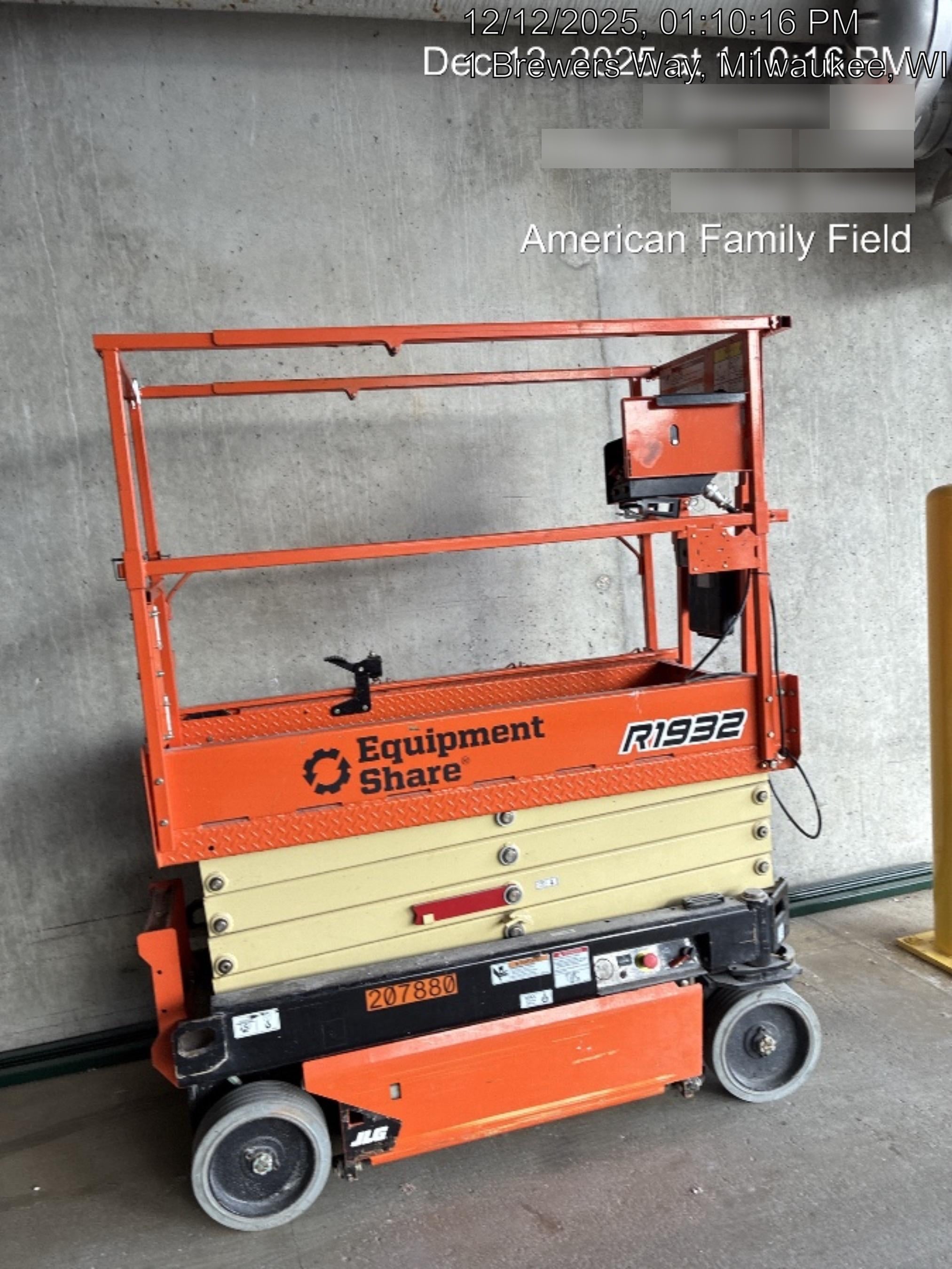 2022 JLG R1932