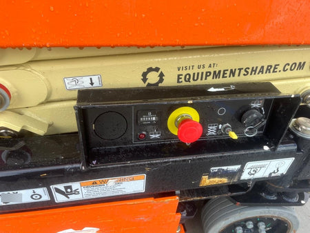 2022 JLG ES1330L