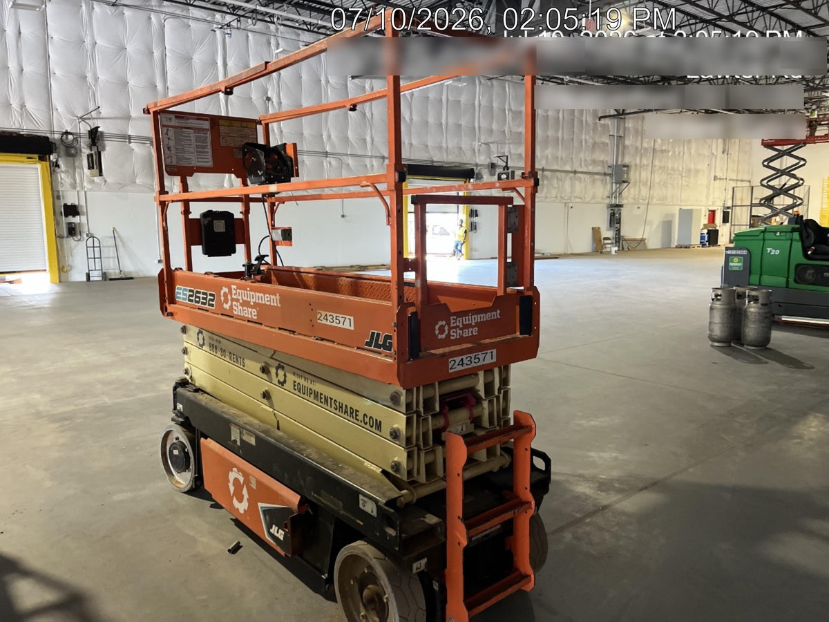 2022 JLG ES2632
