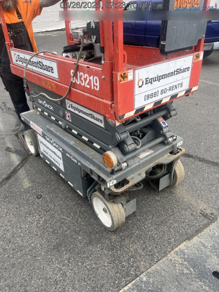 2020 Skyjack SJIII-3219 Solid NM Tires, Half height spring hinged entry gate, Dual Beacons, 800W Inverter