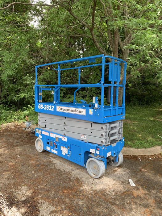 2019 Genie GS-2632 Folding rails with half height swing gate