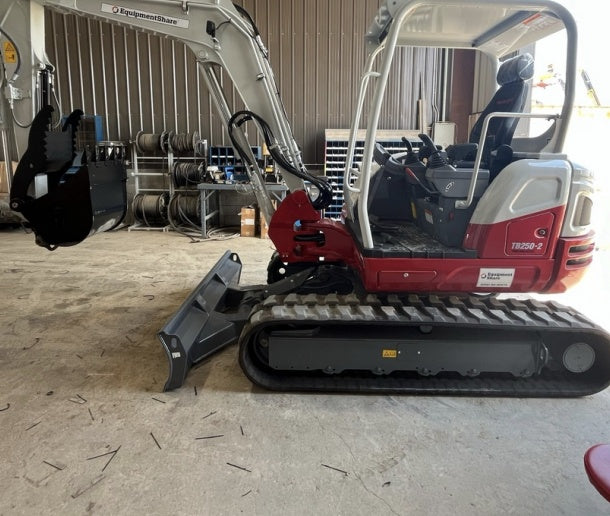 2024 TAKEUCHI TB250-2R