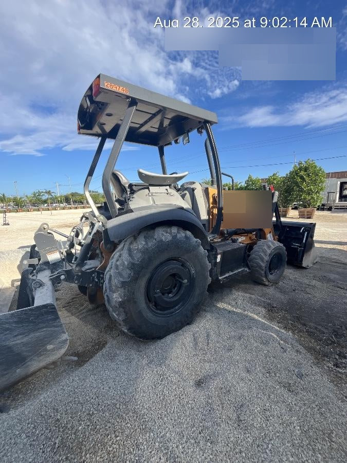 2023 CASE 570N EP