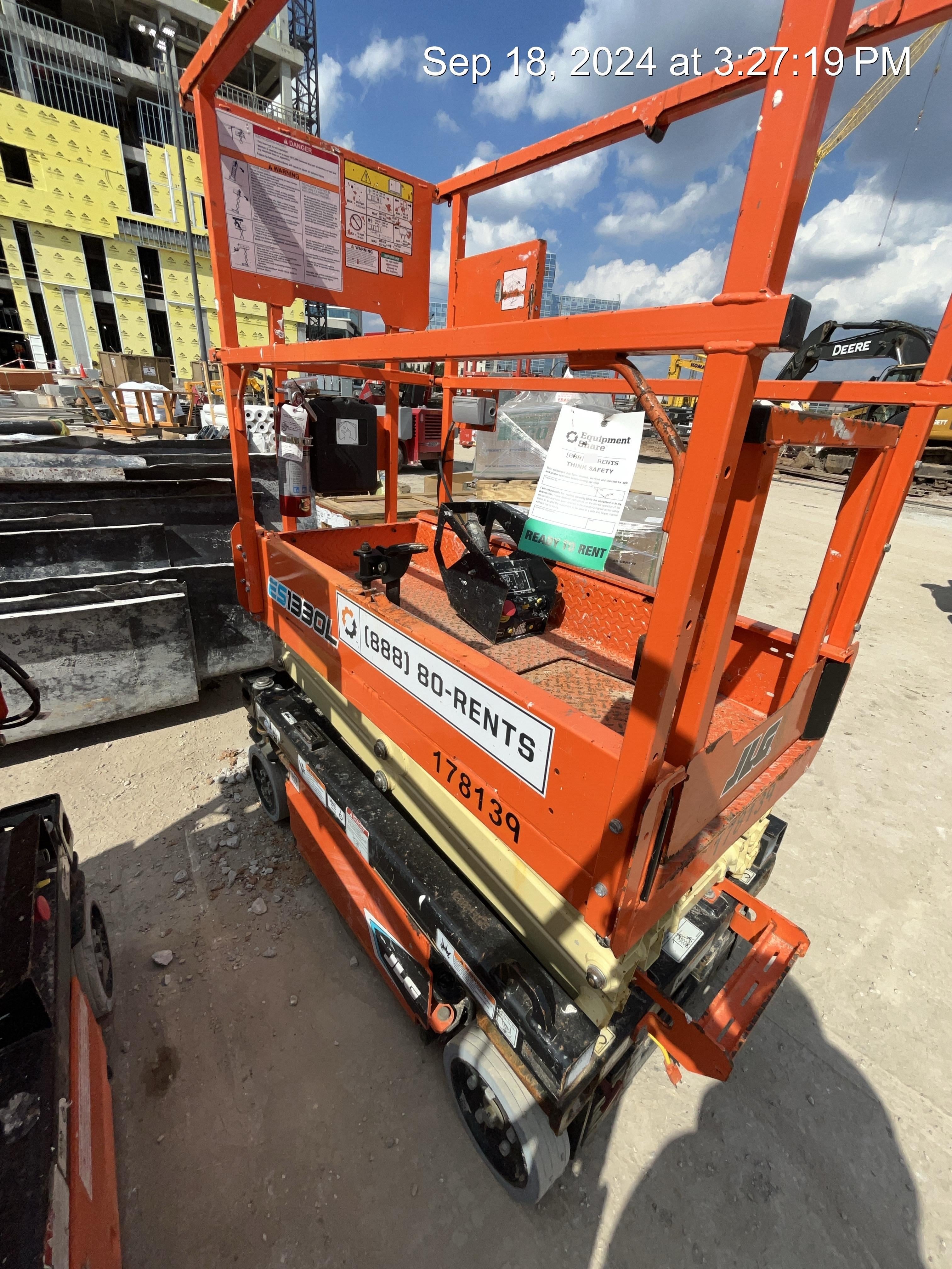 2021 JLG ES1330L