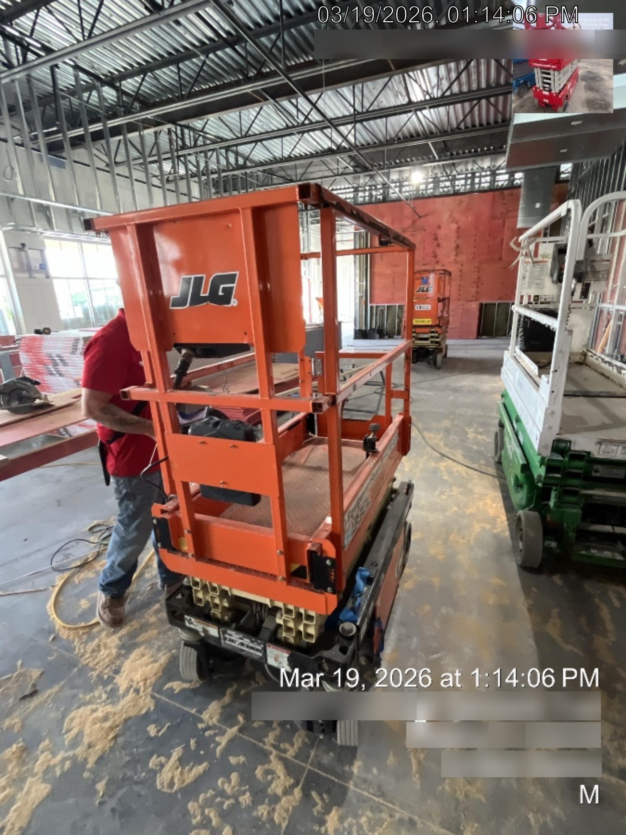 2022 JLG ES1330L