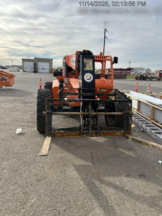 2020 Skytrak 8042 74 Hp, FF Tires, Work Lights, Beacon, Aux Hydraulics, Back up Alarm, Lifting Eye, ES Decals