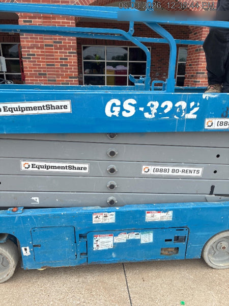 2018 Genie GS-3232 Genie GS3232 Lift w/Folding Rails and Swing Gate
