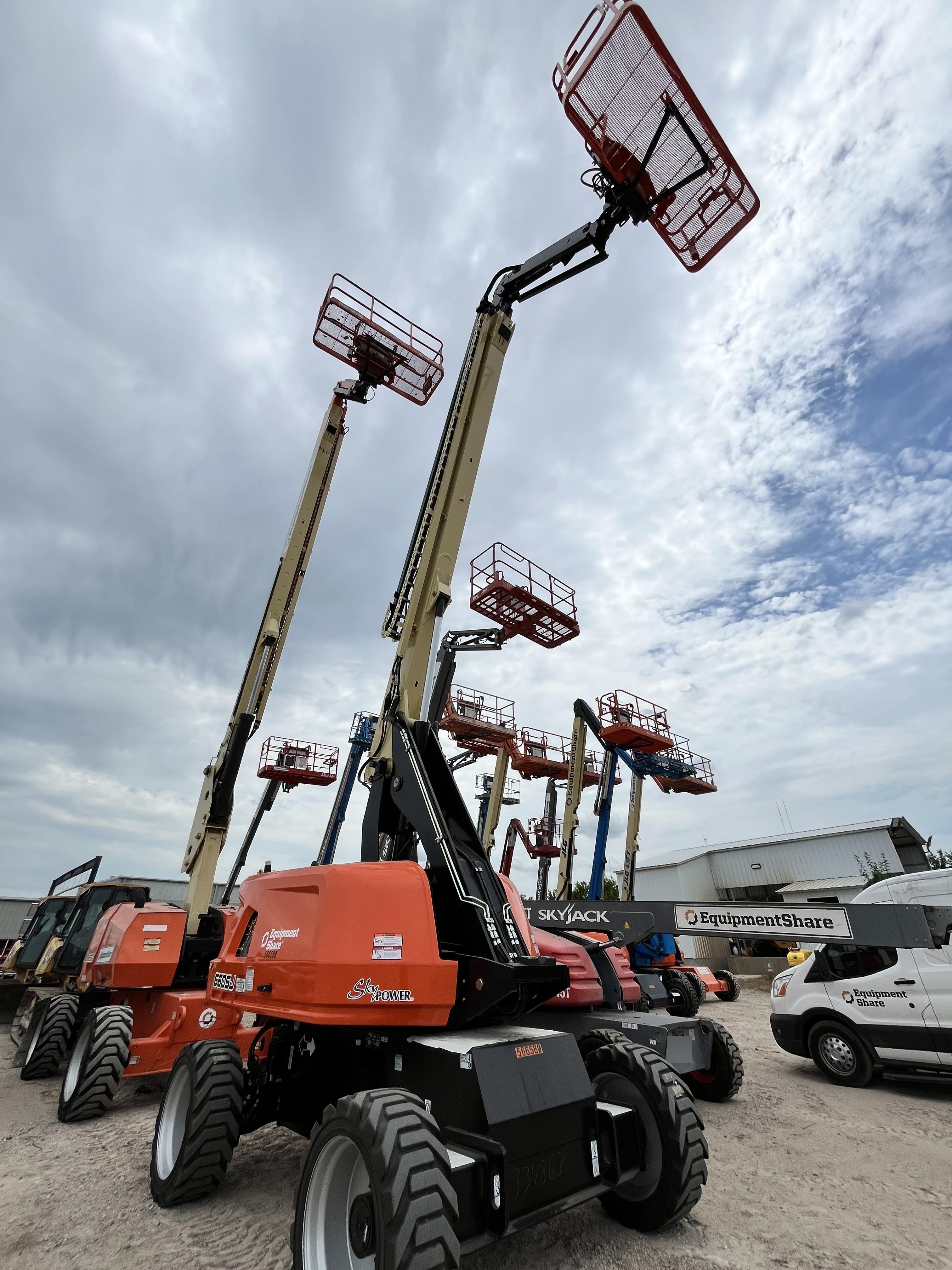 2025 JLG 660SJ