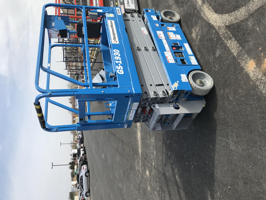 2019 Genie GS-1930 Half Height Swing Gate, 800W Inverter