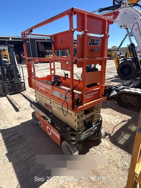 2022 JLG ES1932