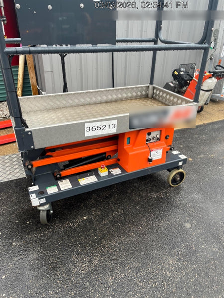 2023 JLG 1030P
