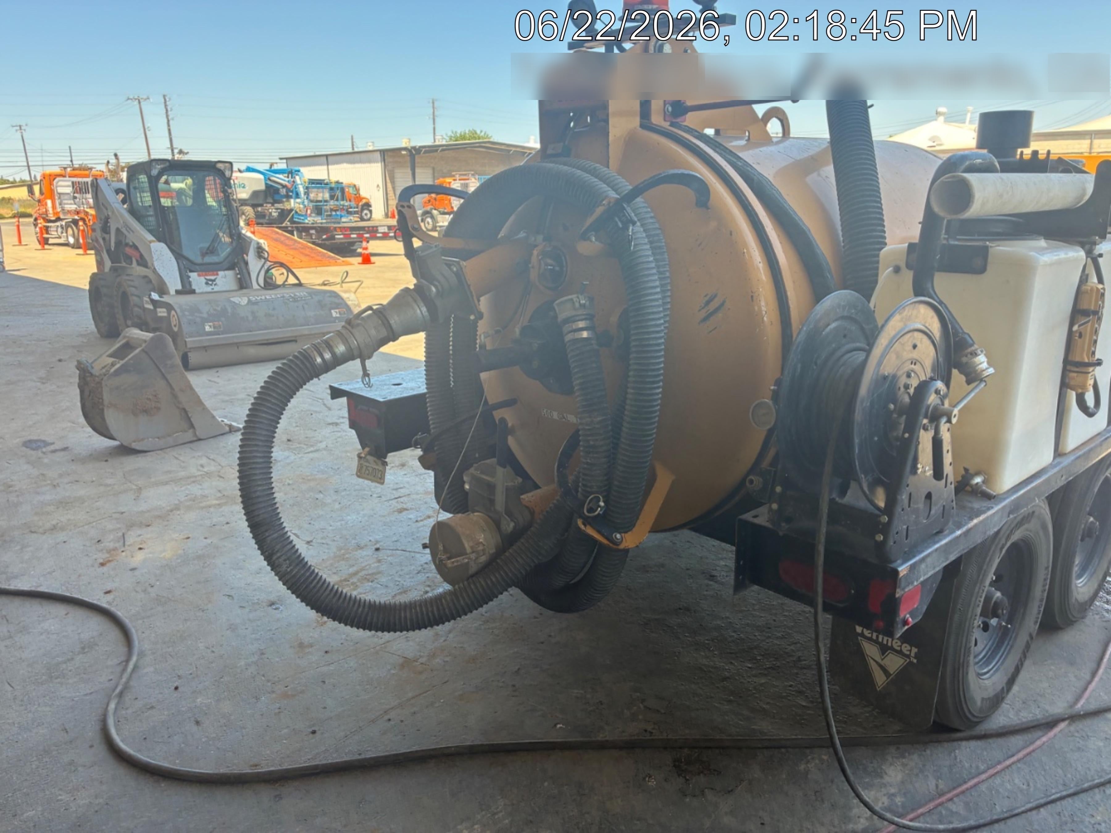 2022 VAC-TRON LP573XDT