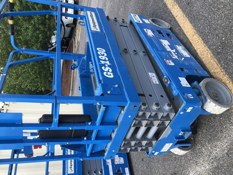 2019 Genie GS-1930 Fixed Rails with Chain Entry