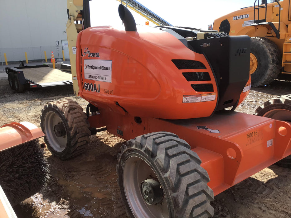 2019 JLG 600AJ