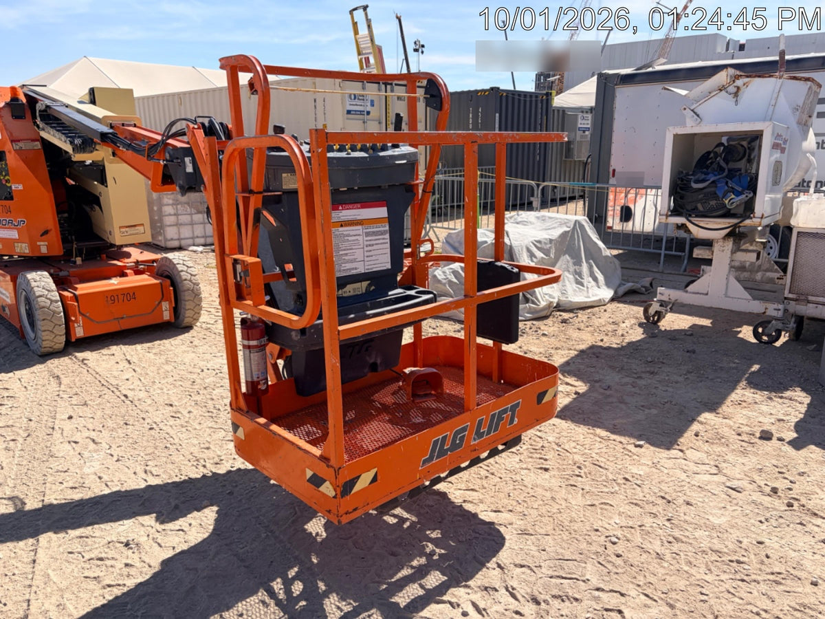 2025 JLG E300AJP