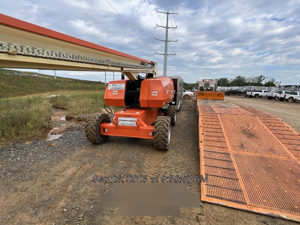 2022 JLG 860SJ