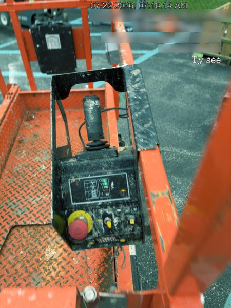2021 JLG ES1330L