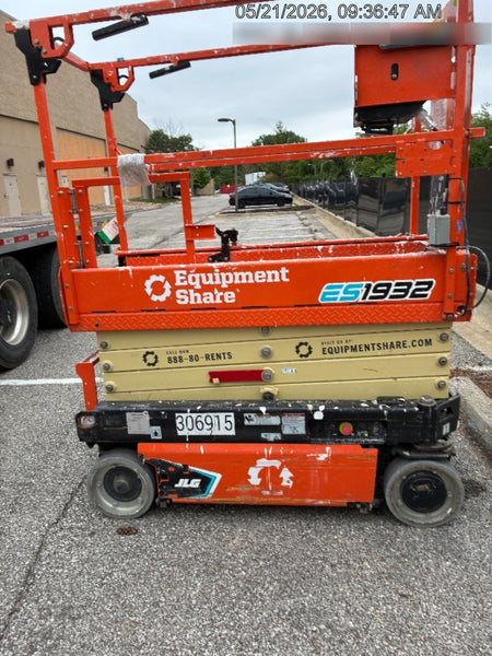 2023 JLG ES1932