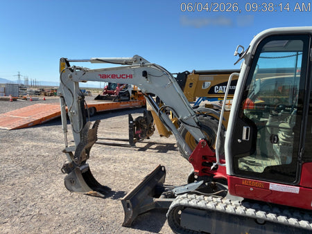 2021 TAKEUCHI TB235-2CR