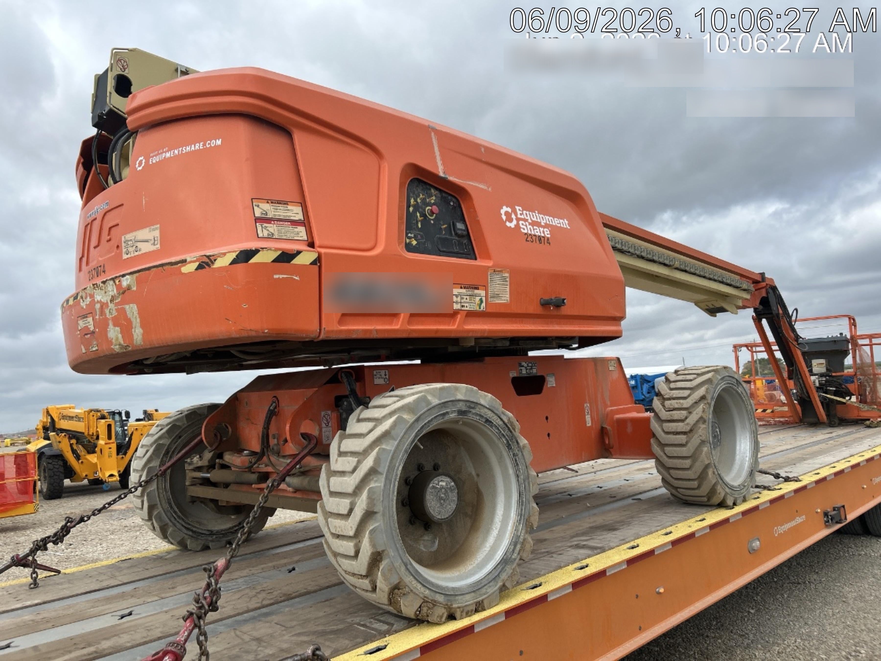 2022 JLG 660SJ